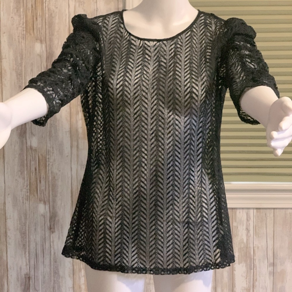14th&Union lace, puffy sleeve accent lace top